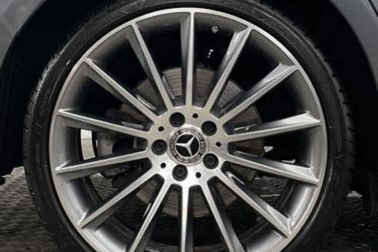 Mercedes-Benz E 400 E 400 d 4M AMG SPORT 20Z+STANDHEIZUNG+KAMERA+