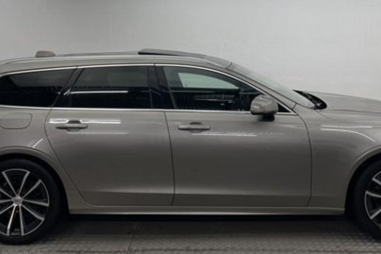 Volvo V90 V90 D4 PRO PANO+AHK+360+HUD+H&amp;K+STANDHEIZUNG+LED