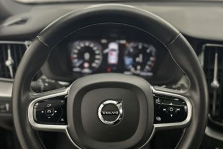 Volvo XC60 XC60 B5 D R-DESIGN AWD PANO+B&amp;W+360+HUD+STANDHZG
