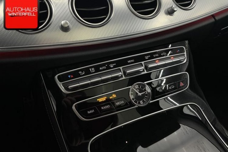 Mercedes-Benz E 220 E 220 d 4M T AVANTGARDE ALL-TERRAIN PANO+LUFT+