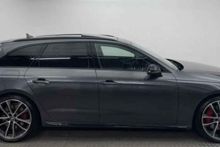Audi A4 A4 Avant 45 TFSI qu S line edition one PANO+AHK+