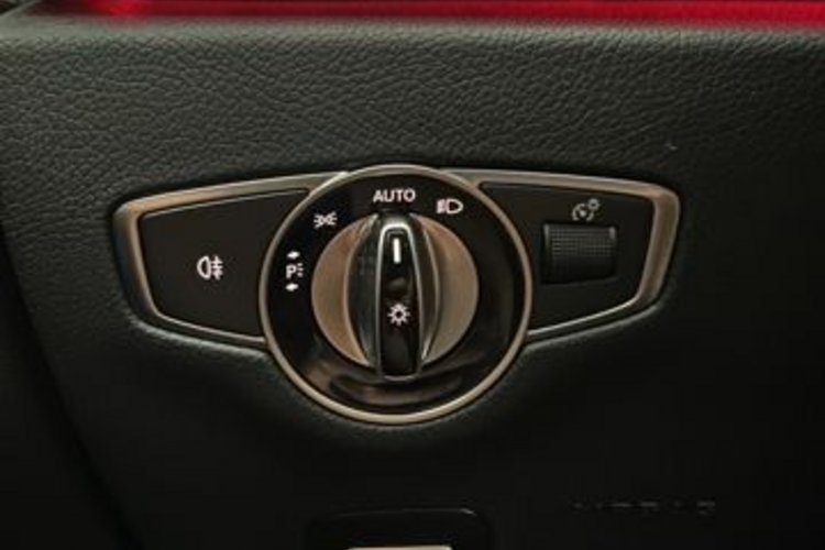 Mercedes-Benz E 200 E 200 T AVANTGARDE NIGHT PANO+MEMORY+KAMERA+LED+