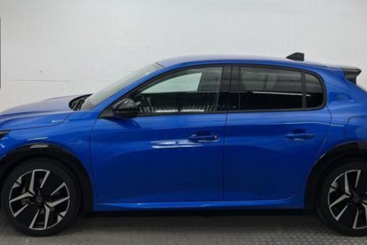 Peugeot 208 208 HYBRID 136 e-DSC6 GT MASSAGE+LED+360+KEYLESS