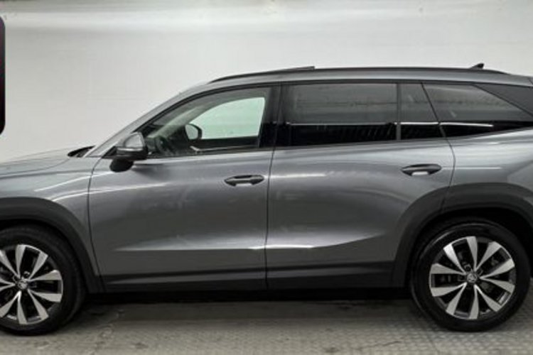 Skoda Kodiaq Kodiaq 2.0 4x4 Selection 7SITZ+PANO+AHK+360+HUD+