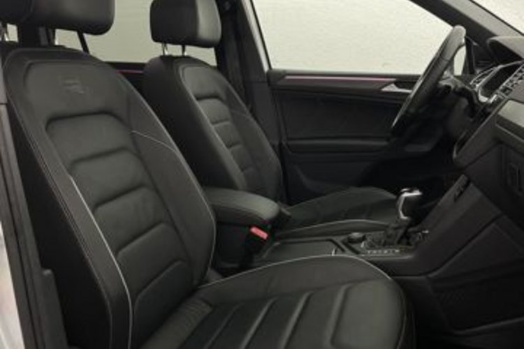 Volkswagen Tiguan Tiguan 2.0 TDI 4M R-LINE BLACK PANO+AHK+STANDH+