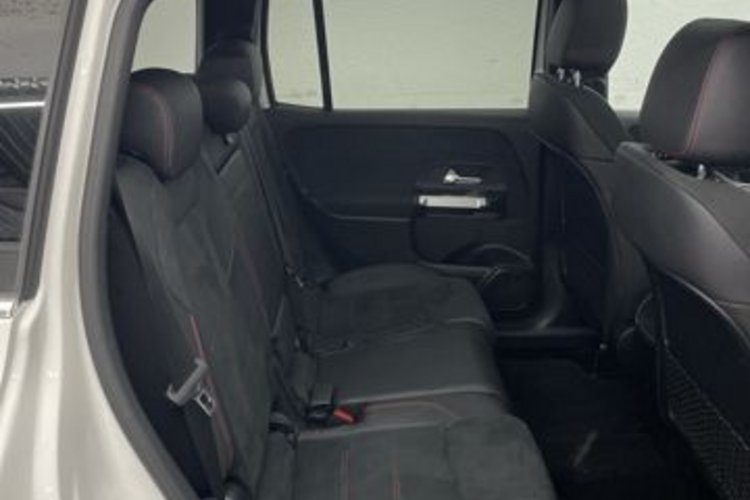 Mercedes-Benz GLB 200 GLB 200 d AMG LINE 7SITZ+PANO+DIGITAL+KAMERA+LED