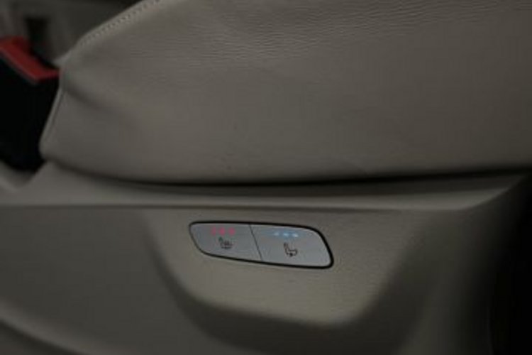 Mercedes-Benz V 300 V 300 d 4M LANG AMG NIGHT 7SITZ+PANO+AHK+STANDH+