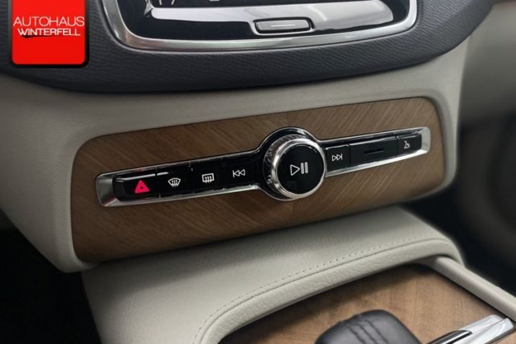 Volvo XC90 XC90 Rech T8 AWD 7SITZ+PANO+AHK+MEMORY+H&amp;K+KAMER