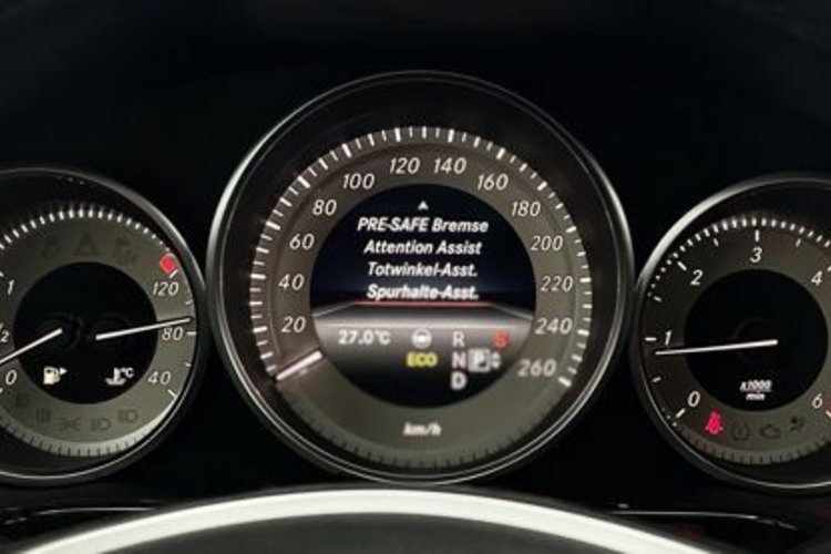 Mercedes-Benz E 220 E 220 T CDI AVANTGARDE GSD+TV-TUNER+H/K+DISTRONI