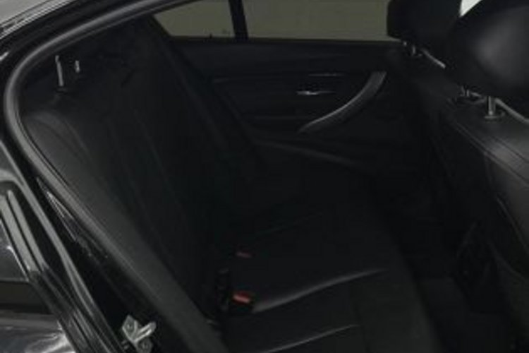 BMW 330 330 d M SPORT GSD+ADAP-LED+AHK+MEMO+HUD+KEYLESS+