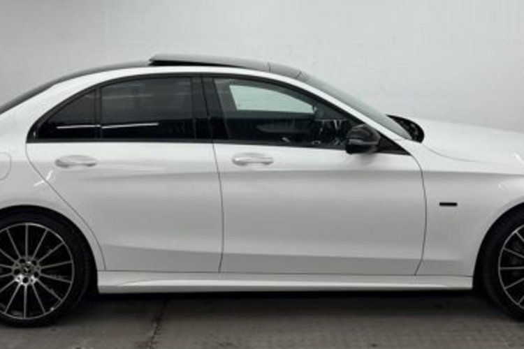Mercedes-Benz C 300 C 300 e AMG NIGHT PANO+AIRMATIC+KEYLESS+KAMERA+