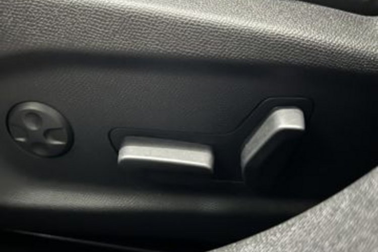 Peugeot 408 408 PureTech 130 EAT8 GT PANO+360+MEMO+FOCAL+ACC