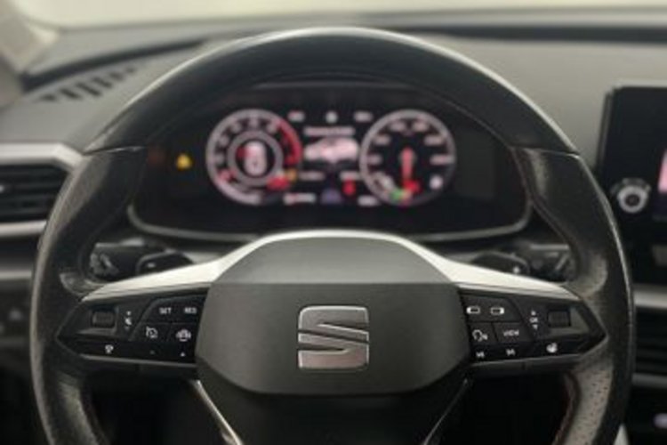 Seat Leon Leon Sportstourer 1.5 eTSI FR STANDHZG+AHK+ACC+