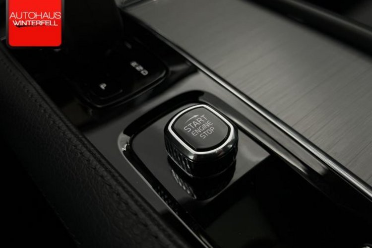 Volvo XC90 XC90 B5 AWD 7SITZ+PANO+AHK+360+HUD+H/K+STANDHZG+