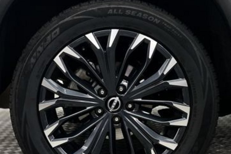 Nissan X-Trail X-Trail 1.5 VC-T Tekna 7SITZ+BOSE+MEMO+CARPLAY+