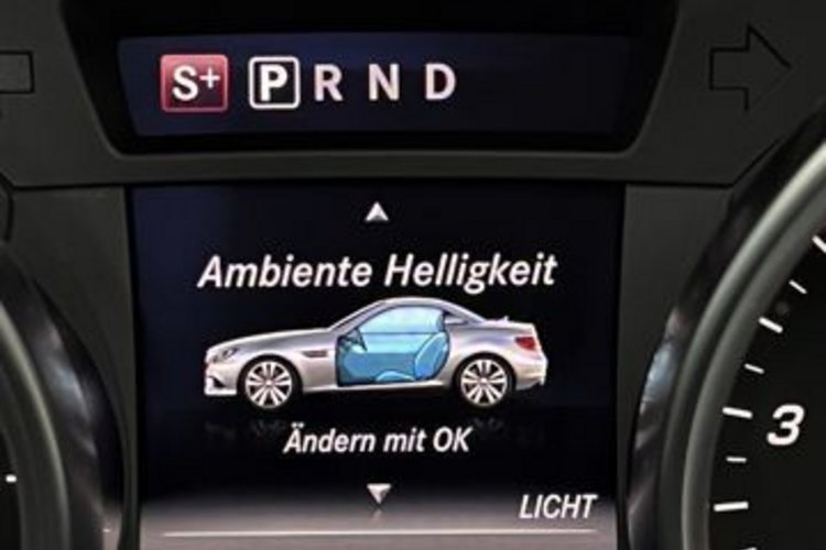 Mercedes-Benz SLC 300 SLC 300 AMG PANO+MEMO+H/K+CARPLAY+AIR-SCARF+