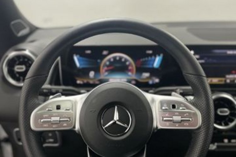 Mercedes-Benz GLB 35 AMG GLB 35 AMG CARBON 4M 7SITZ+PANO+360+HUD+MEMO+