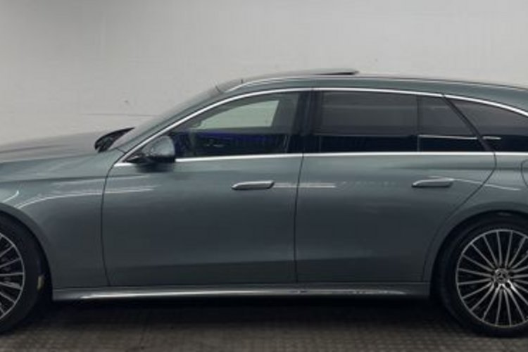 Mercedes-Benz E 300 E 300 e T AMG LINE PREMIUM PLUS PANO+SUPER+HUD+