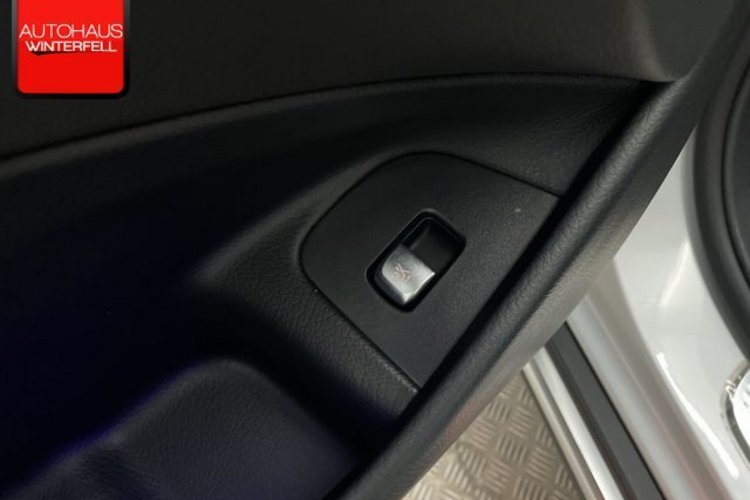 Mercedes-Benz E 220 E 220 d 4M T AVANTGARDE ALL-TERRAIN PANO+LUFT+