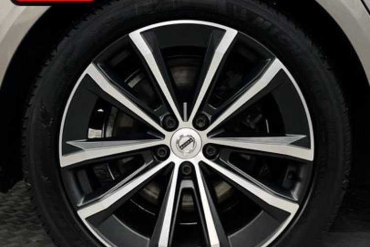 Volvo V90 V90 D4 PRO PANO+AHK+360+HUD+H&amp;K+STANDHEIZUNG+LED