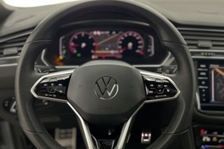 Volkswagen Tiguan Tiguan 2.0 TDI 4M R-LINE BLACK PANO+AHK+STANDH+