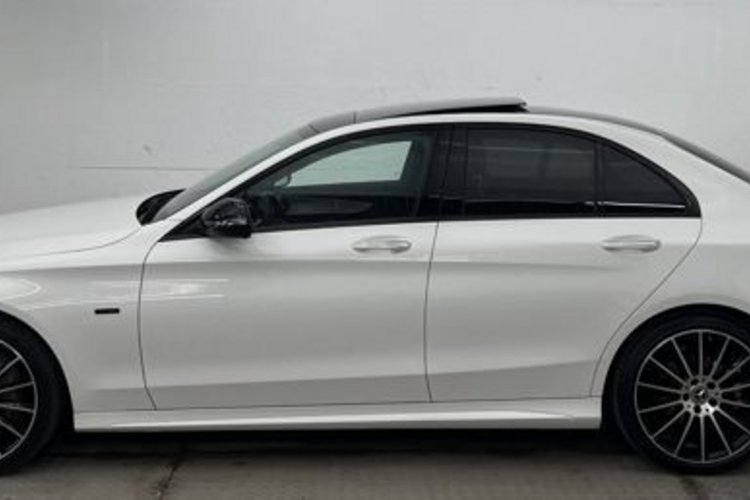 Mercedes-Benz C 300 C 300 e AMG NIGHT PANO+AIRMATIC+KEYLESS+KAMERA+