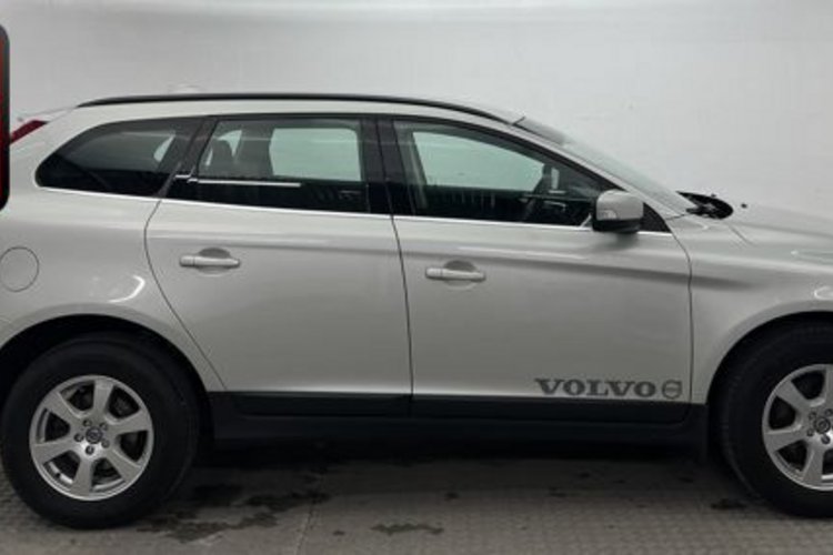 Volvo XC60 XC60 D4 AWD BI-XENON+MEMO+RTI-NAVI+TEMPOMAT+