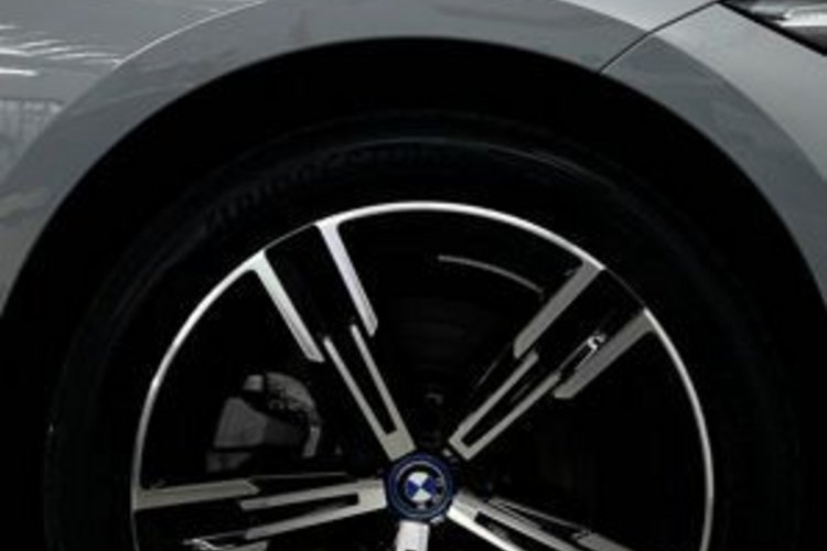 BMW 330 330e Touring xDrive M SPORT PANO+HUD+HIFI+ACC+