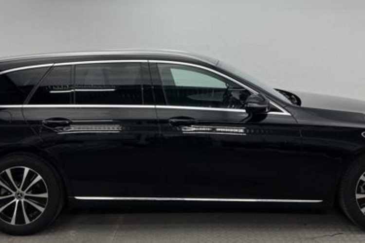 Mercedes-Benz E 300 E 300 d 4M T EXCLUSIVE KAMERA+LED+NAVI+CARPLAY+