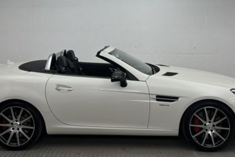 Mercedes-Benz SLC 43 AMG SLC 43 AMG PERFOR CARBON KAMERA+MEMO+KEYLESS