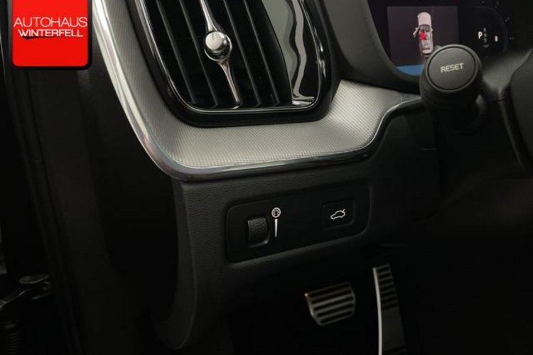 Volvo XC60 XC60 B4 D AWD R-DESIGN PANO+MEMORY+VOLL-LED+KAM