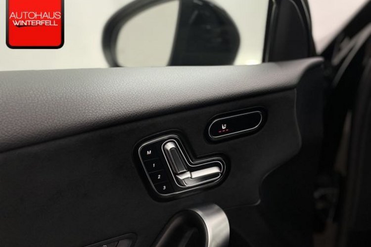 Mercedes-Benz A 200 A 200 d Limousine AMG NIGHT PANO+MEMO+KEYLESS+