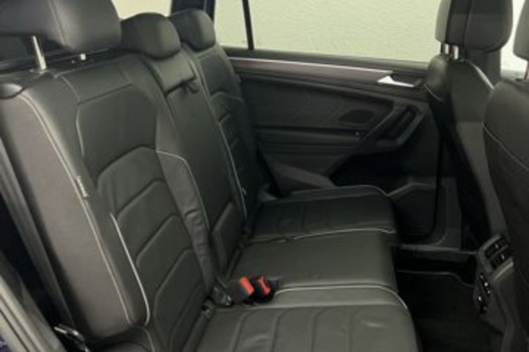 Volkswagen Tiguan Allspace Tiguan Allspace 2.0 TSI 4M R-LINE 7SITZ+PANO+AHK