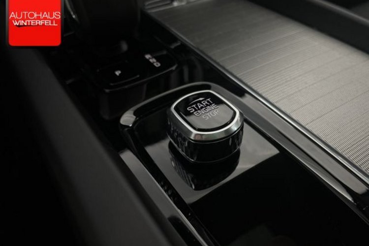 Volvo XC60 XC60 B5 B AWD Ultimate Dark PANO+B&amp;W+FOUR-C+360+