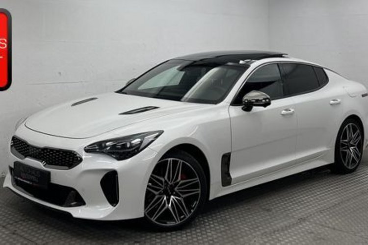 Kia Stinger Stinger 3.3 T-GDI AWD GT PANO+H&amp;K+HUD+SITZKLIMA+