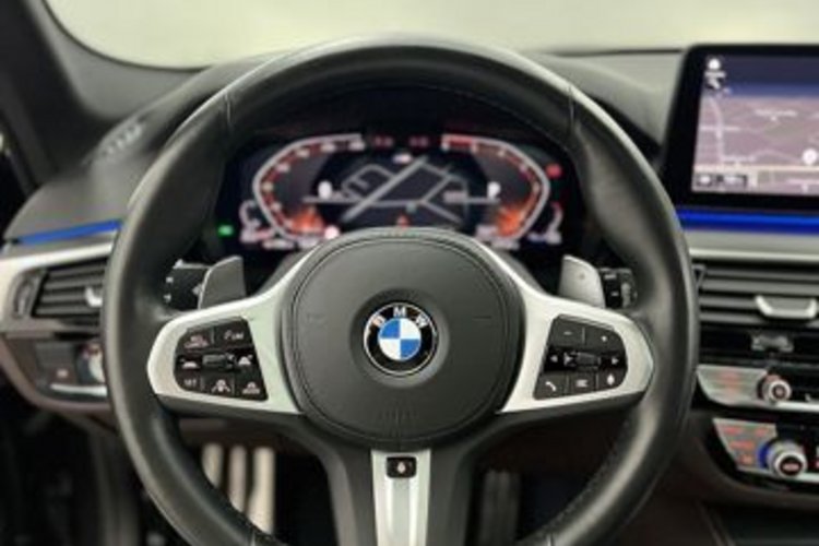 BMW 530 530 d Touring M SPORT PRO PANO+LASER+AHK+STANDH+