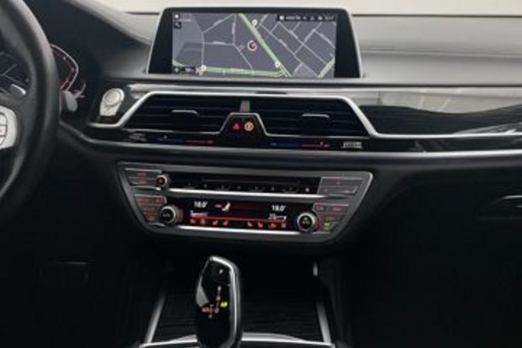 BMW 750 750 i xDrive M SPORT PURE+AHK+STANDH+LASER+SOFT+