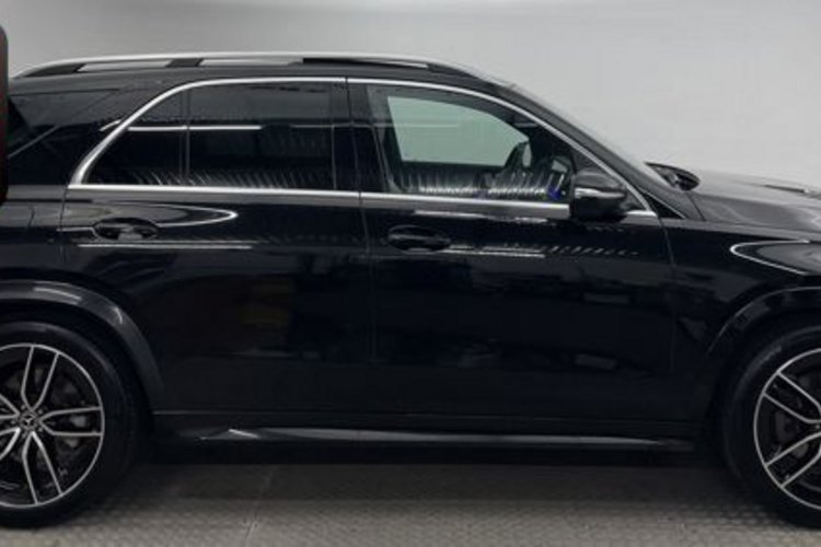 Mercedes-Benz GLE 400 GLE 400 d 4M AMG PANO+AHK+360+AIRMATIC+MEMO+BURM