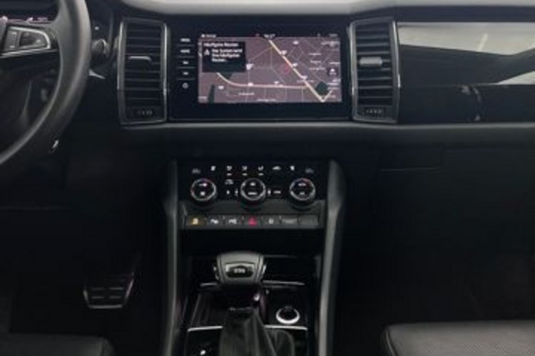 Skoda Kodiaq Kodiaq 2.0 TDI DSG L&amp;K 7SITZ+PANO+AHK+STANDHZG+
