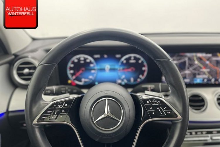 Mercedes-Benz E 220 E 220 d T 4M AVANTGARDE PANORAMA+AHK+LED+MEMORY+