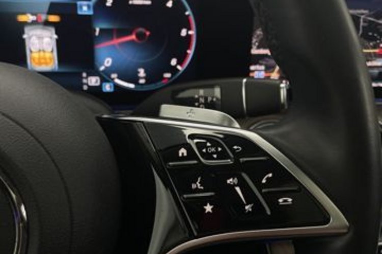Mercedes-Benz E 400 E 400 d T 4M AVANTGARDE PANO+AHK+KEYLESS+DISTRO+