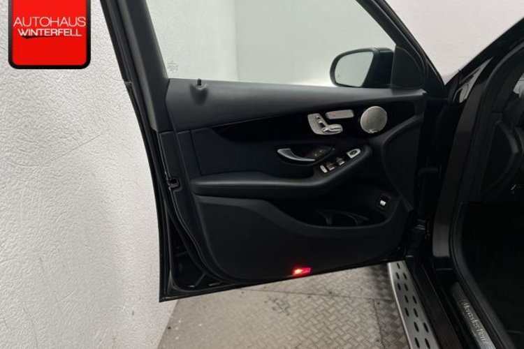 Mercedes-Benz GLC 300 GLC 300 de 4M NIGHT AMG 20Z PANO+AHK+AIR-BODY+