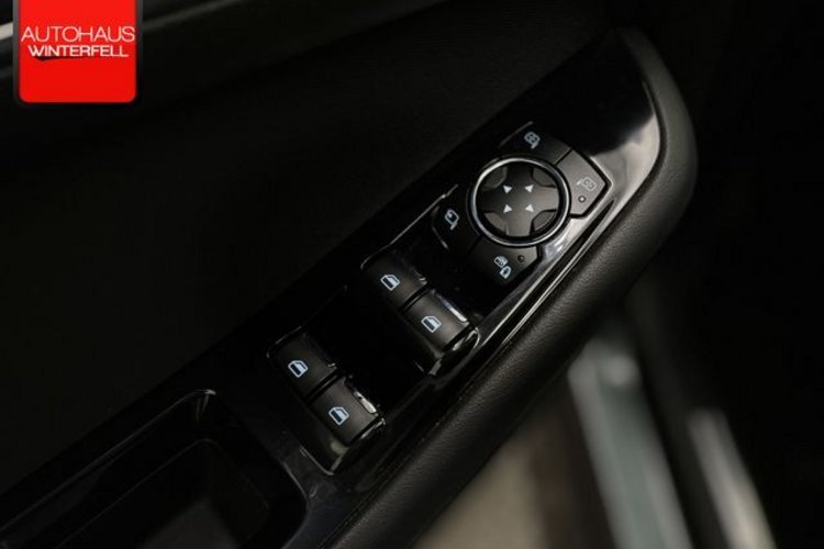 Ford S-Max S-Max 2.0 TDCi Titanium 7SITZ+PANO+KAMERA+