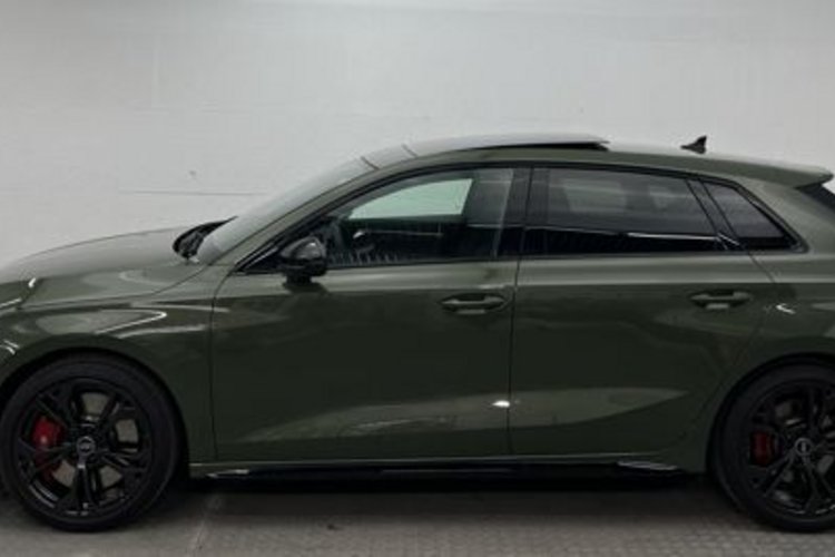 Audi S3 S3 Sportback 2.0 TFSI qu PANO+AKRAPOVIC+MATRIX+