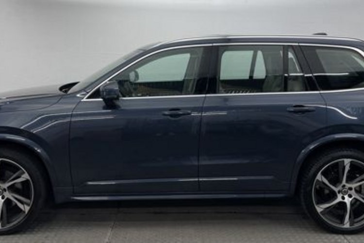 Volvo XC90 XC90 B5 AWD PANO+22Z+HUD+H&amp;K+KAMERA+LED+ALARM+