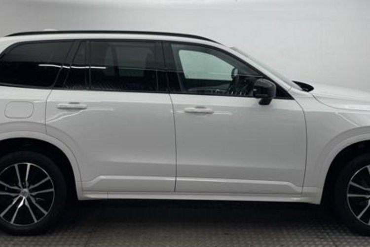 Volvo XC90 XC90 T8 AWD RECH RDesign 7SITZ+AHK+KEYLESS+H/K+