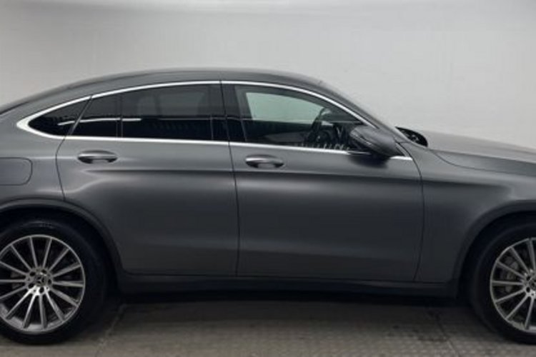 Mercedes-Benz GLC 300 GLC 300 de Coupe 4M AMG NIGHT CARBON AIRMATIC+