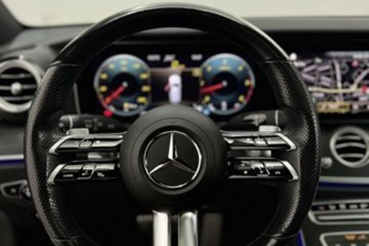 Mercedes-Benz E 400 E 400 d T 4M AMG NIGHT PANO+AIR-BODY+AHK+STANDH+