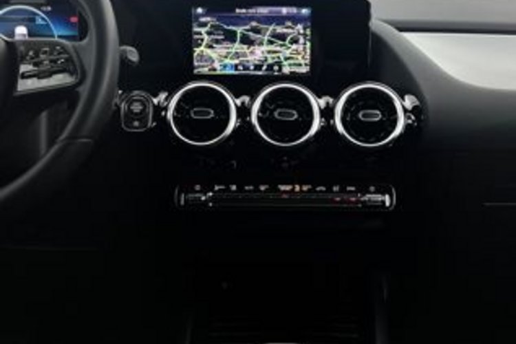 Mercedes-Benz GLA 220 GLA 220 d 4M STYLE AHK+MEMORY+KEYLESS+KAMERA+