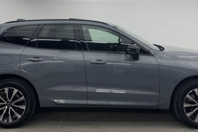 Volvo XC60 XC60 B4 AWD PLUS DARK PANO+AHK+MEMORY+H&amp;K+LED+